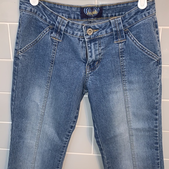 Low Rise Angels Capri Jeans - Picture 3 of 16
